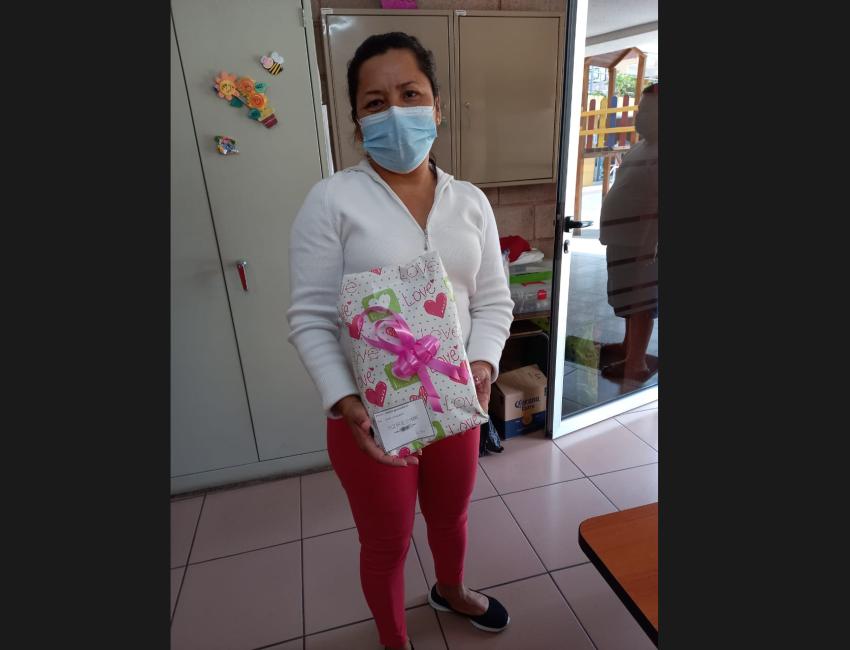 Ganadoras del Bingo por el Día de la Madre