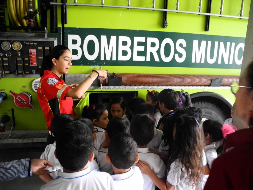 Visita a la Estación Central de los Bomberos Municipales