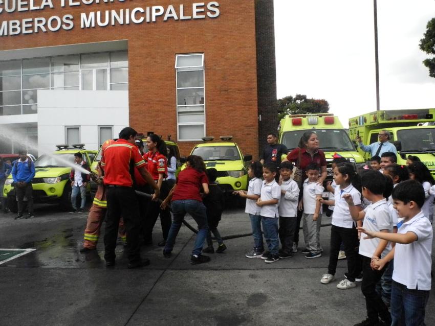 Visita a la Estación Central de los Bomberos Municipales