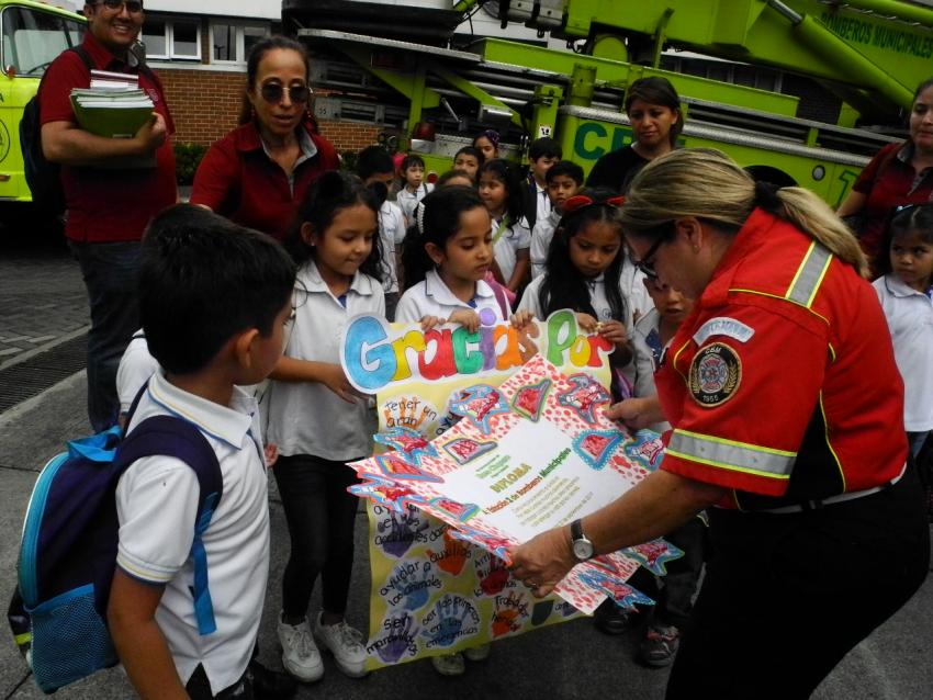 Visita a la Estación Central de los Bomberos Municipales