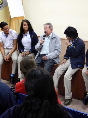 Charla de don Antonio Móbil