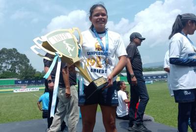 María Arrivillaga, liga mayor de fútbol femenino
