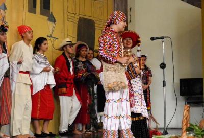 Semana Cultural Secundaria (trajes típicos, bailes regionales y doblajes)