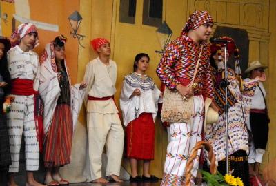 Semana Cultural Secundaria (trajes típicos, bailes regionales y doblajes)