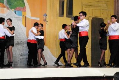 Semana Cultural Secundaria (trajes típicos, bailes regionales y doblajes)