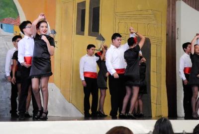 Semana Cultural Secundaria (trajes típicos, bailes regionales y doblajes)
