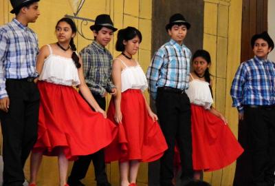 Semana Cultural Secundaria (trajes típicos, bailes regionales y doblajes)