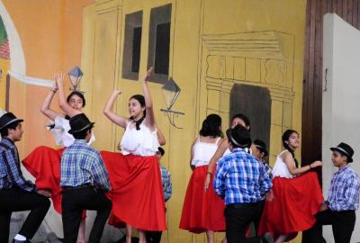 Semana Cultural Secundaria (trajes típicos, bailes regionales y doblajes)