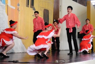 Semana Cultural Secundaria (trajes típicos, bailes regionales y doblajes)