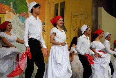 Semana Cultural Secundaria (trajes típicos, bailes regionales y doblajes)