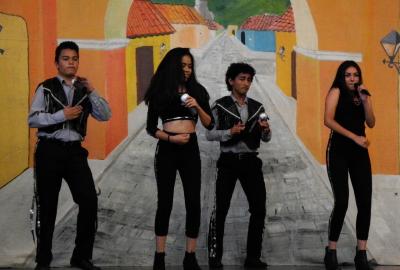 Semana Cultural Secundaria (trajes típicos, bailes regionales y doblajes)