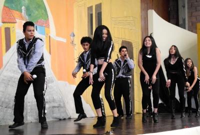 Semana Cultural Secundaria (trajes típicos, bailes regionales y doblajes)