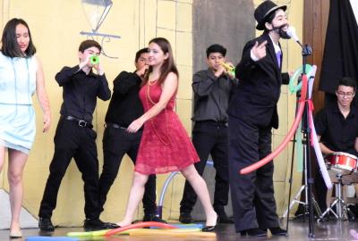 Semana Cultural Secundaria (trajes típicos, bailes regionales y doblajes)