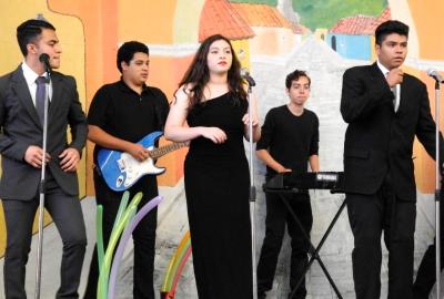 Semana Cultural Secundaria (trajes típicos, bailes regionales y doblajes)