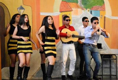Semana Cultural Secundaria (trajes típicos, bailes regionales y doblajes)