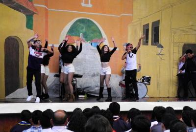 Semana Cultural Secundaria (trajes típicos, bailes regionales y doblajes)