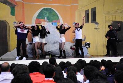 Semana Cultural Secundaria (trajes típicos, bailes regionales y doblajes)