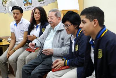 Charla de don Antonio Móbil