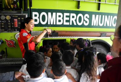 Visita a la Estación Central de los Bomberos Municipales
