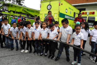 Visita a la Estación Central de los Bomberos Municipales