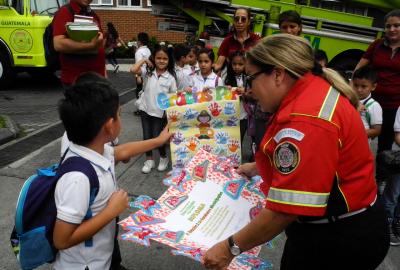 Visita a la Estación Central de los Bomberos Municipales