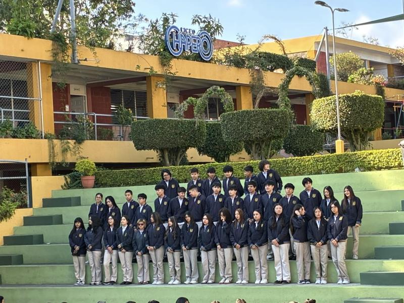 Vida estudiantil durante una actividad de cuarto Bachillerato